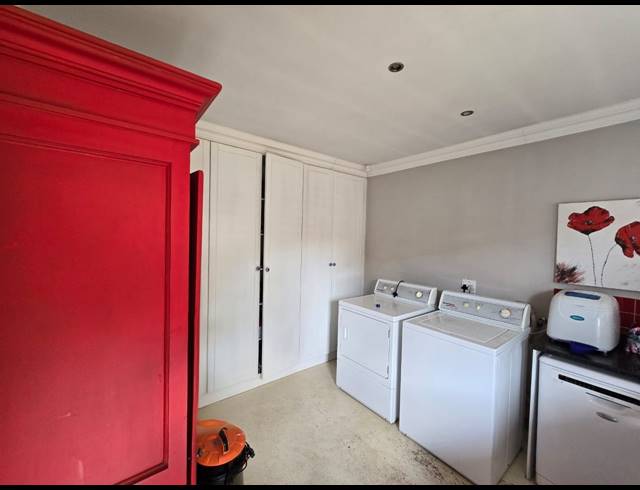 4 BEDROOM FREESTANDING FOR SALE IN PETERSFIELD